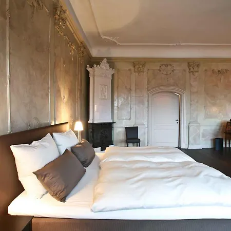 Anno 1216 Hotell